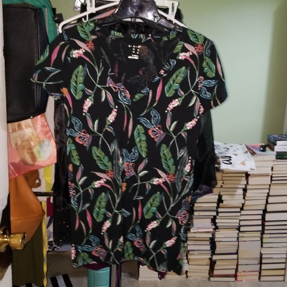 V neck tshirt floral print